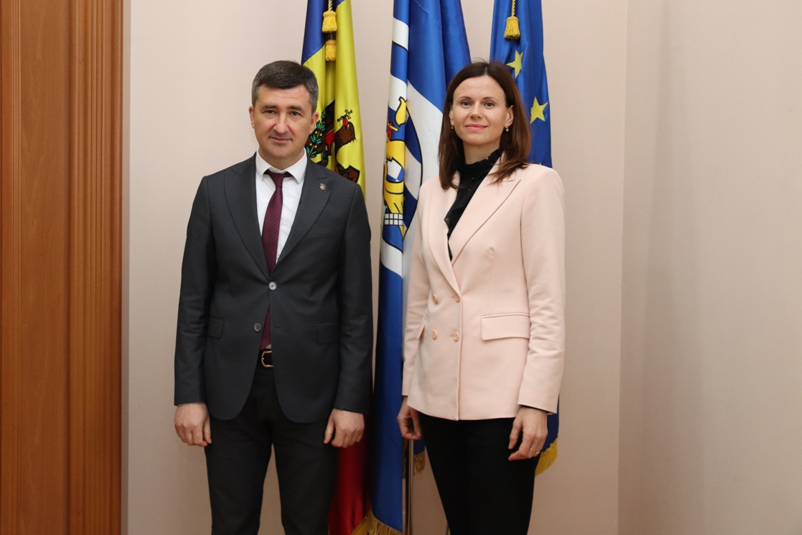 Tatiana Șevciuc, Președinta Curții de Conturi a Republicii Moldova (CCRM) și Ion Munteanu, Procuror General Interimar au avut o întrevedere organizată astăzi, 18 aprilie la sediul CCRM.