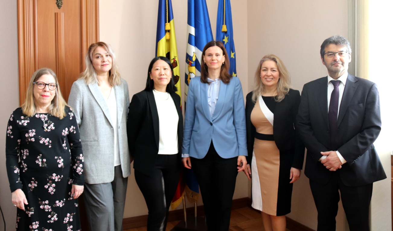 În perioada 22-25 aprilie, o delegație de experți din cadrul Oficiului Național de Audit al Suediei (ONAS) a efectuat o vizită de lucru la Curtea de Conturi a Republicii Moldova (CCRM), în contextul activităților de demarare a celei de-a 6-a etape a proiectului de asistență tehnică, implementat cu suportul ONAS.