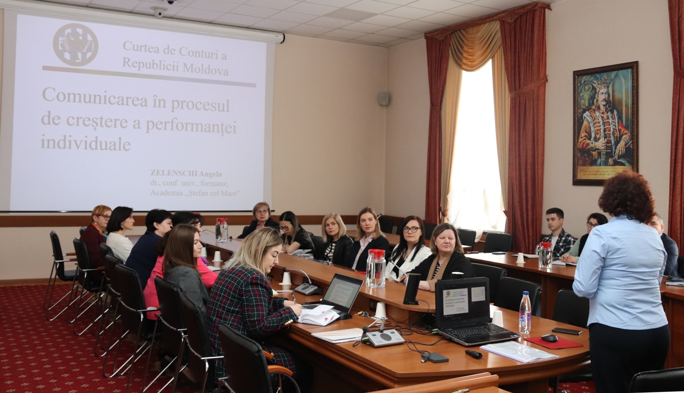 Sesiunea de instruire „Comunicarea în procesul de creștere a performanței individuale” a fost organizată în perioada 29-30 aprilie la sediul Curții de Conturi a Republicii Moldova (CCRM).